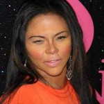 lil kim changing 150x150 omg what did Lil Kim do to her face!