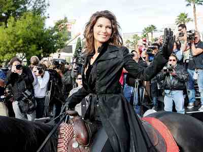Shania Twain rides Las Vegas  Shania Twain discusses new show in Vegas